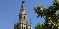 De klokkentoren van de Giralda in Sevilla