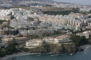 Touristische mega-complexen aan de spaanse stranden.