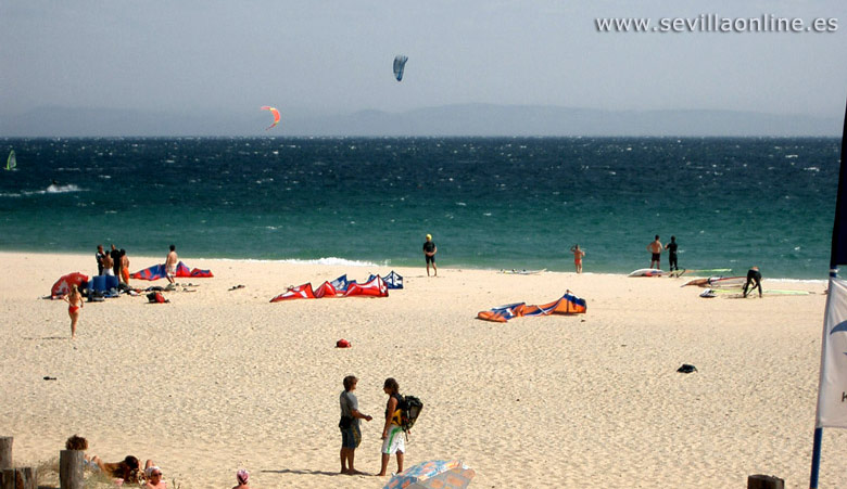 Una delle spiagge di Tarifa con Africa al fondo 