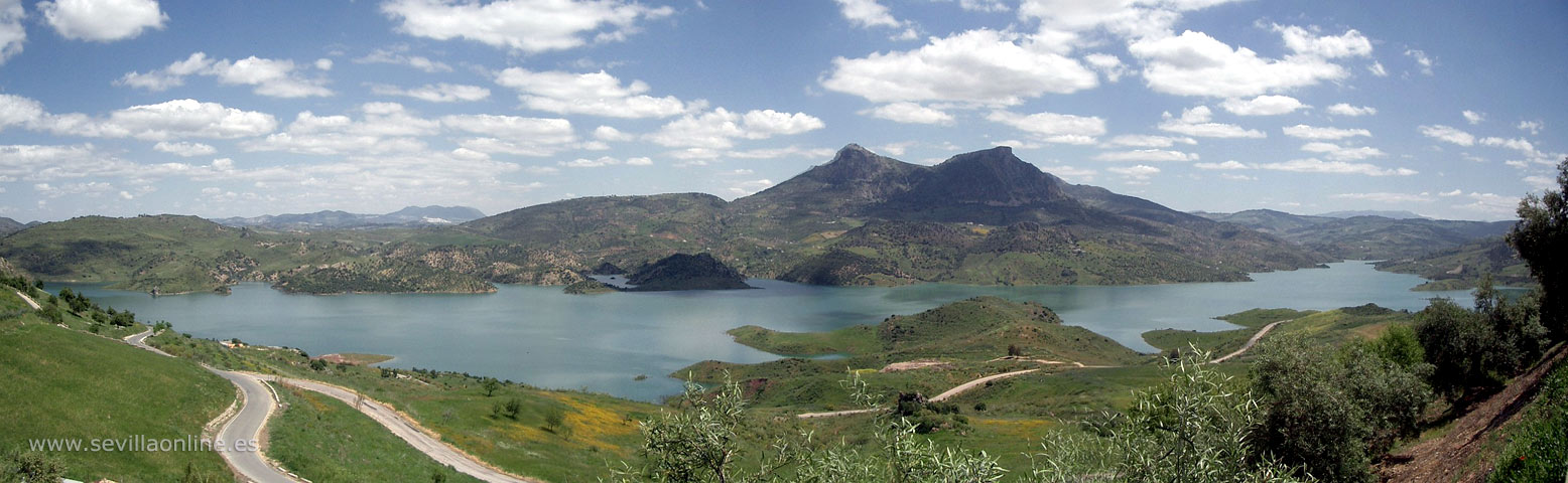 Uitzicht vanaf Zahara de la Sierra, provincie Cadiz - Andalusië