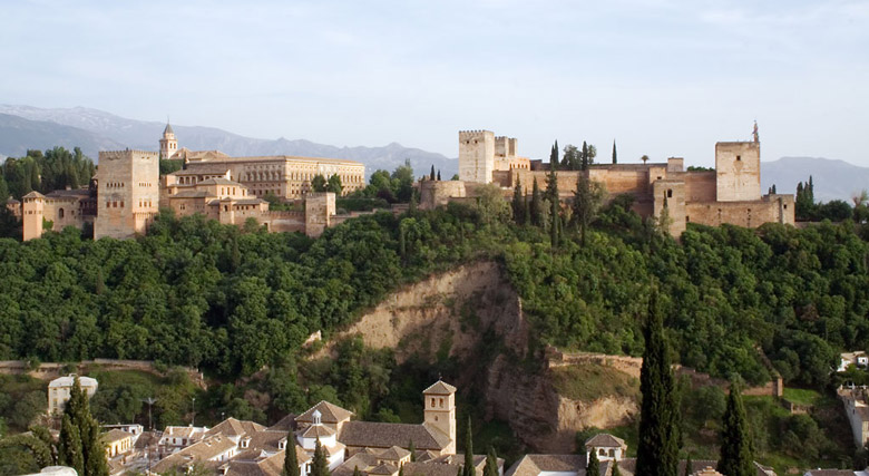 Panoramischer Blick über der Alhambra.