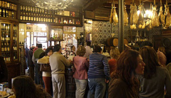 El Rinconcillo, il bar piú antico di Siviglia, del 1670!