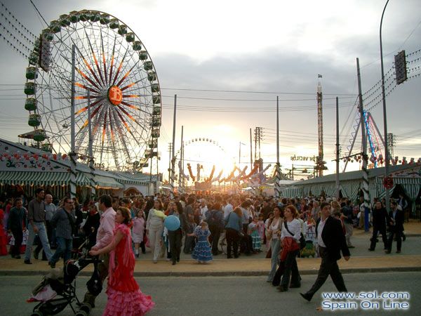 Fiera di Siviglia, lunapark “la via dell’inferno” - Andalusia, Spagna.