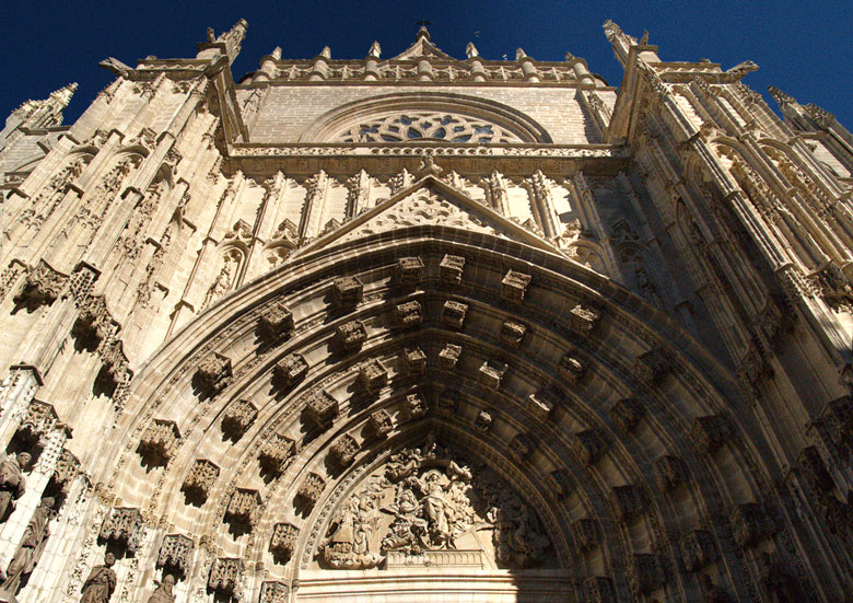 La puerta del perdón, Catedral de Sevilla, España.