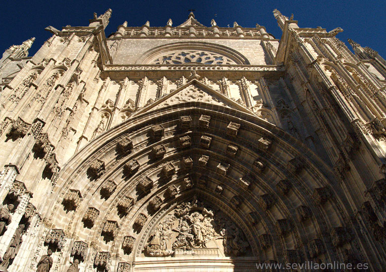 La puerta del perdón, Catedral de Sevilla, España.