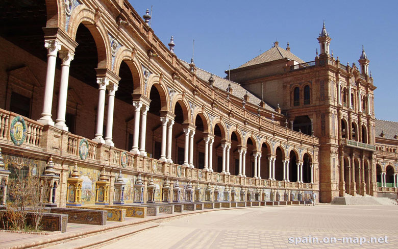 Le gallerie di Plaza de España, Siviglia