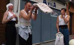 Semana Santa, Sevilla - Costaleros