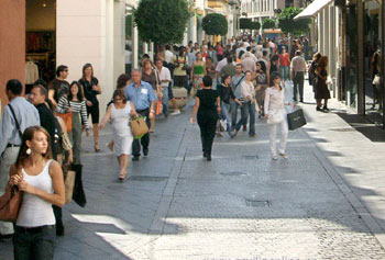 Tetuán la strada più commerciale di Siviglia